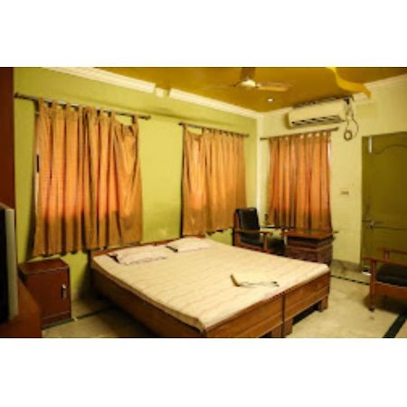 Roxy Inn,Cuttack Ngoại thất bức ảnh