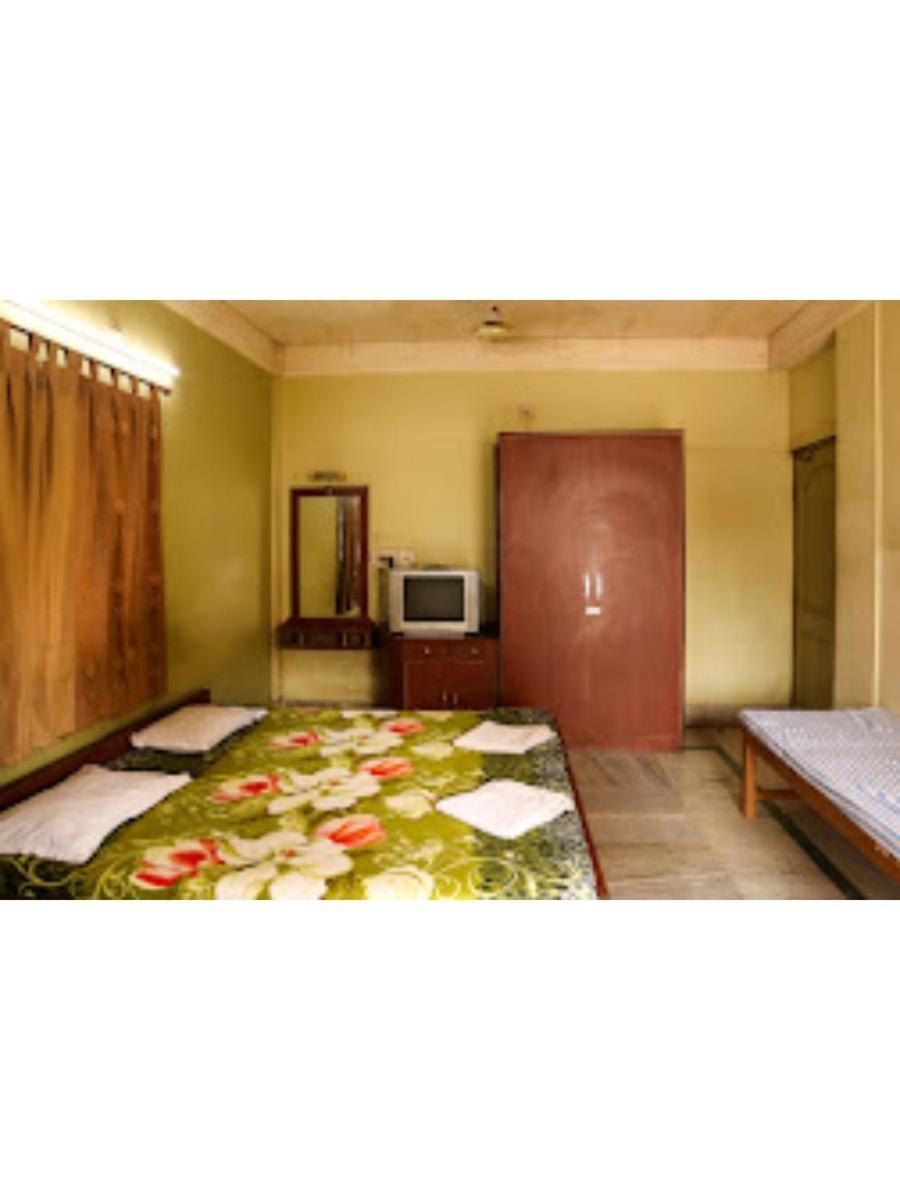 Roxy Inn,Cuttack Ngoại thất bức ảnh